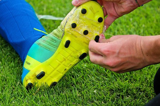 Riparare scarpe e borse dal calzolaio: quando la riparazione conviene più del nuovo acquisto